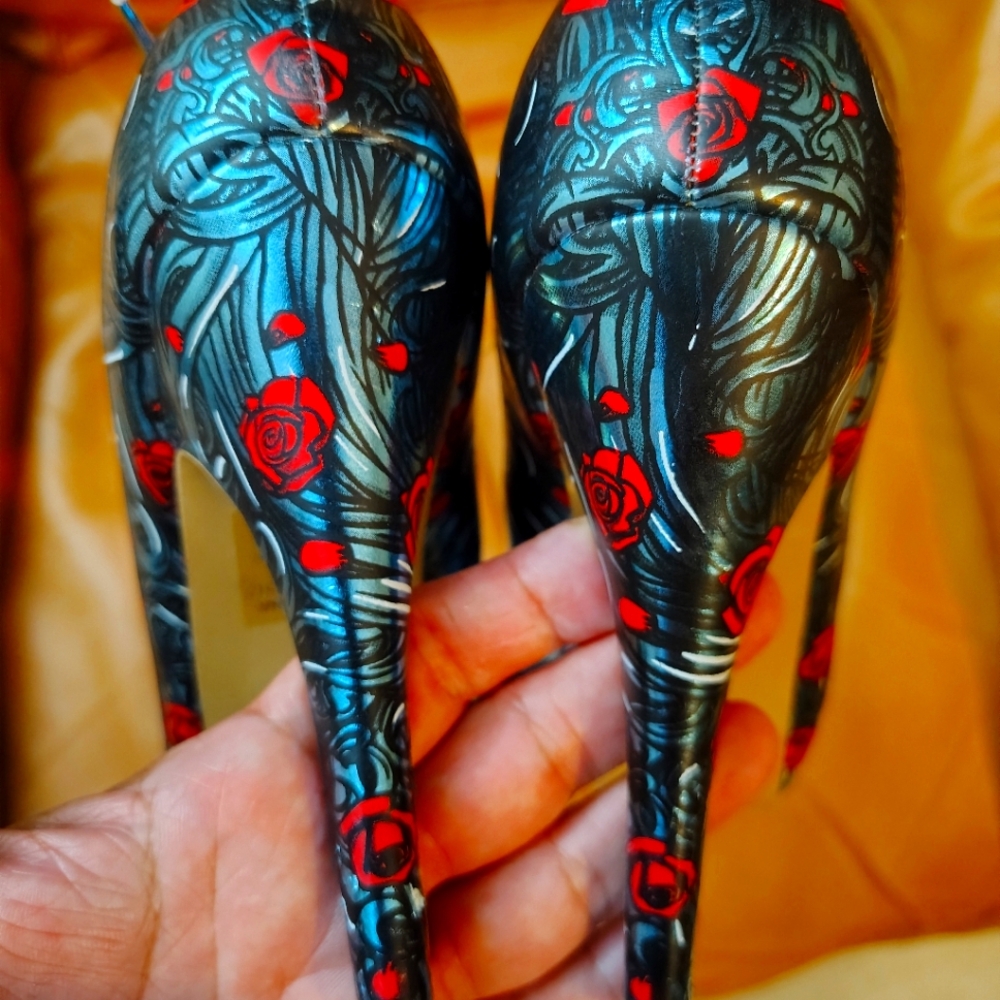 IronFist platform metallic high heels with red rose detail size 8 US 39 intl.